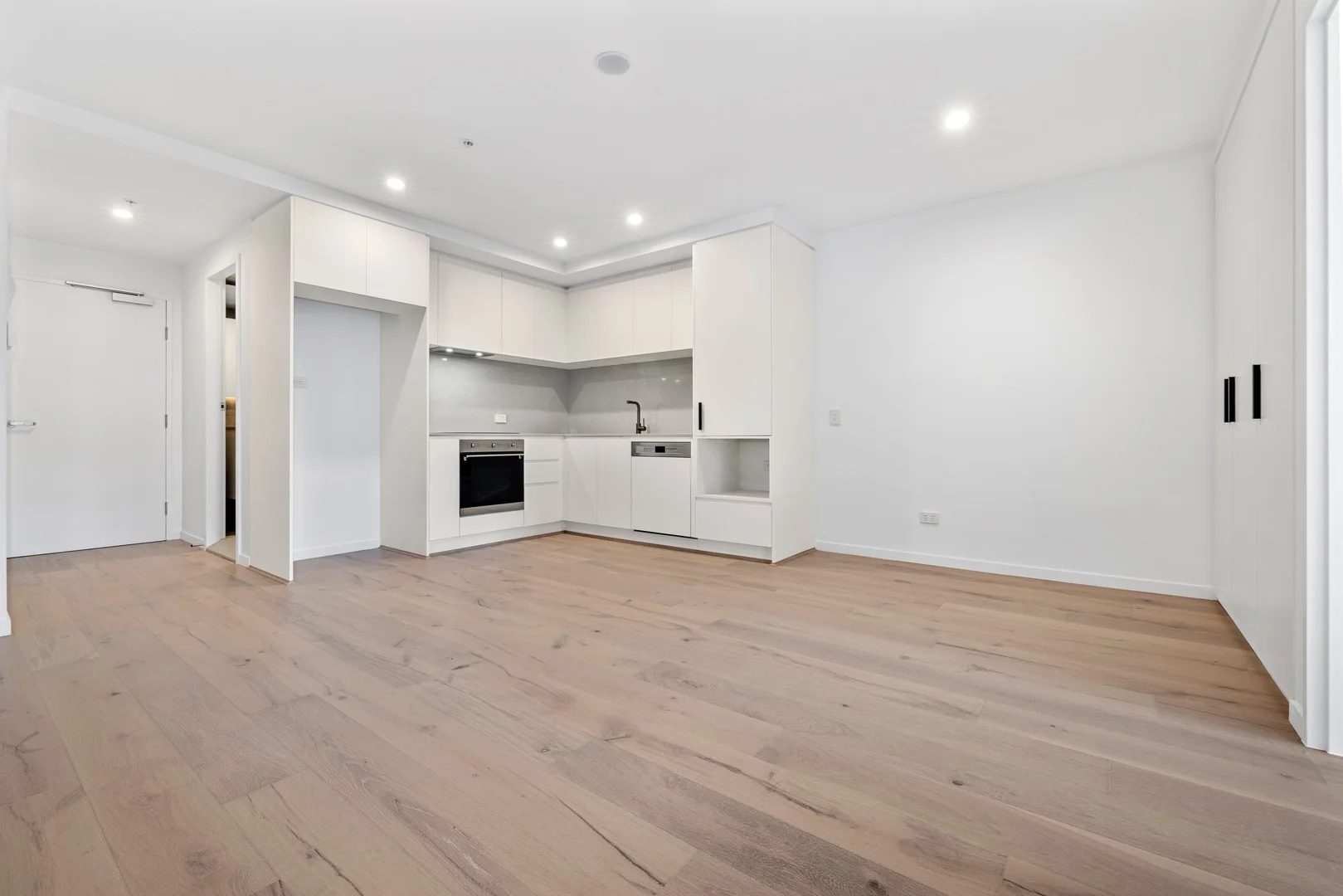 715/83 Cooyong Street, Reid ACT 2612