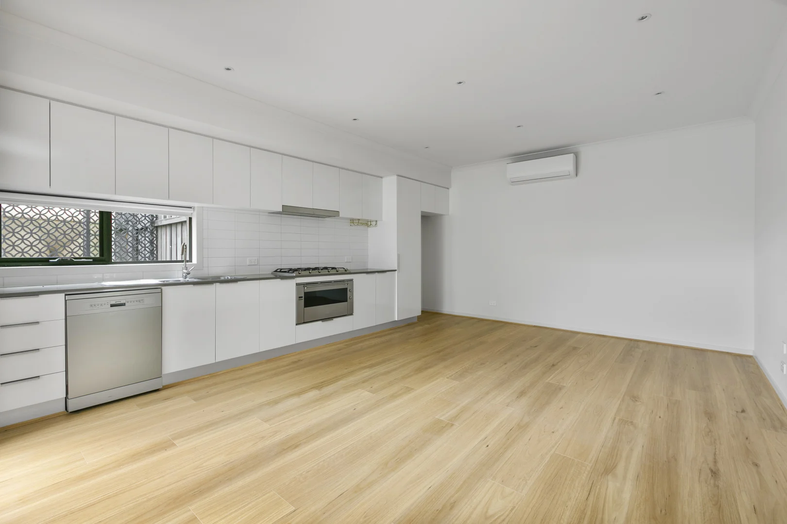 Additional image 6 of 2/11 Poplar Crescent, Bellfield VIC 3081