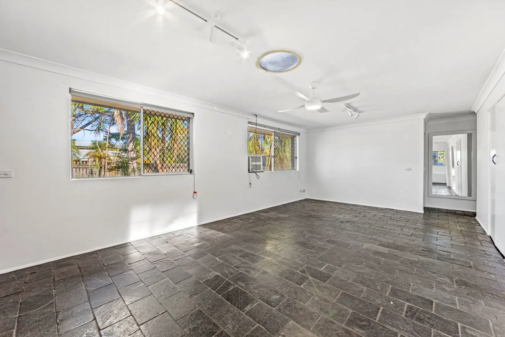 61 Warrener St, Nerang QLD 4211 photo 2