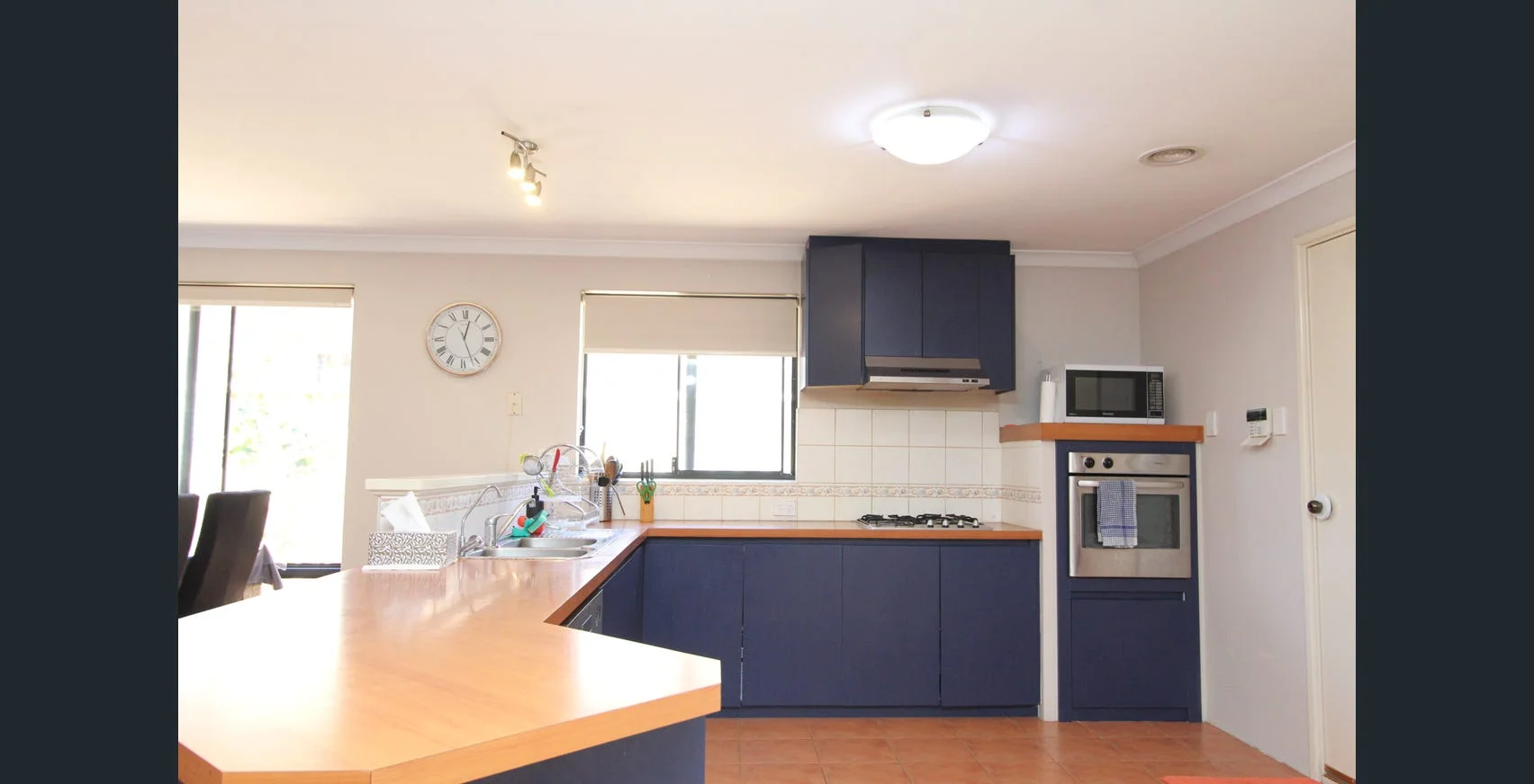 31 Kingia Way, Canning Vale WA 6155 photo 4