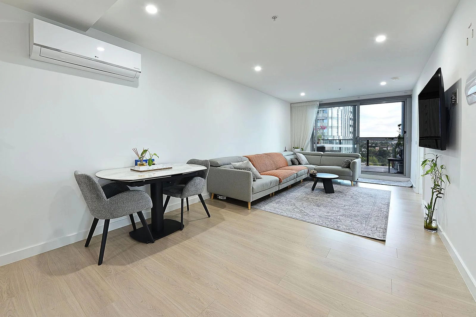 1102/35 Hall St, Moonee Ponds VIC 3039 photo 2