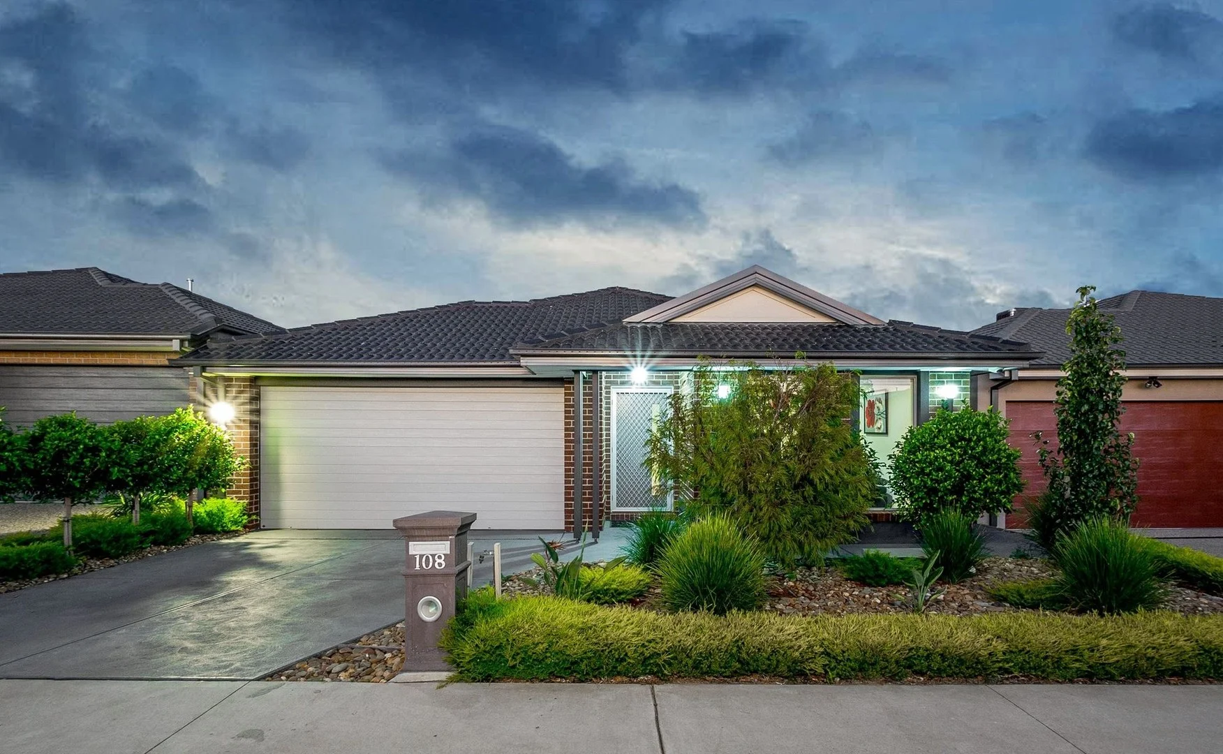 108 Wheelers Park Drive, Cranbourne North VIC 3977
