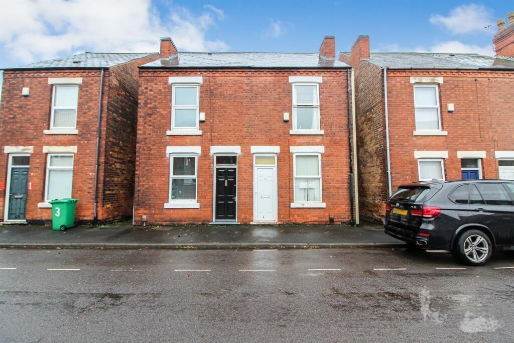 4 Bed Semi-Detached House, Ednaston Road, NG7, N1 7GU