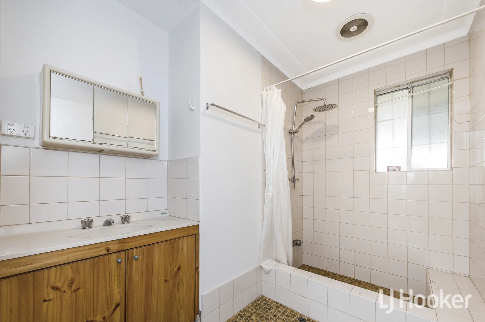 Additional image 13 of 37 Ulcombe Street, Kenwick WA 6107