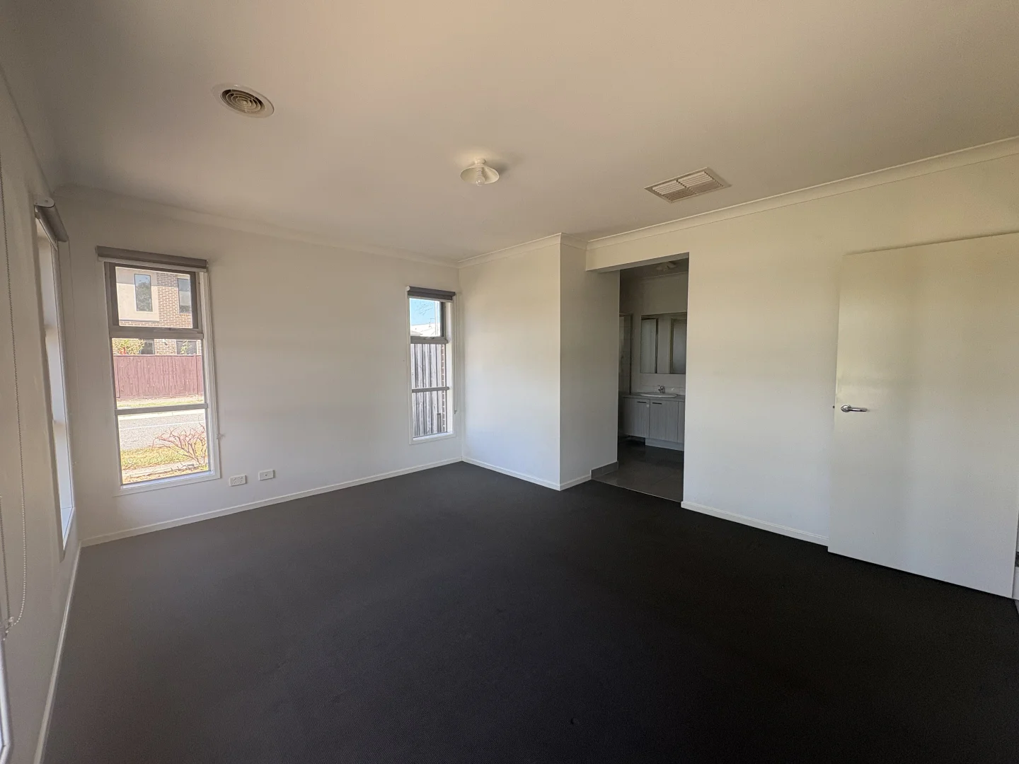 37 Copernicus Circuit, Cranbourne West VIC 3977 photo 5