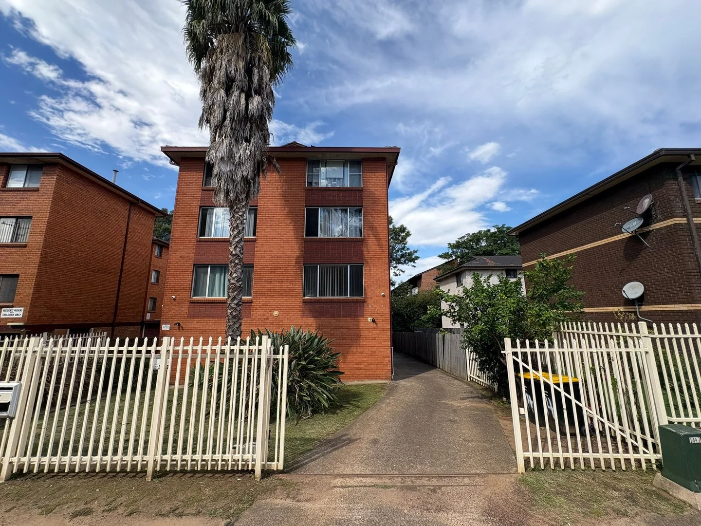 2/14 Forbes Street, Warwick Farm NSW 2170
