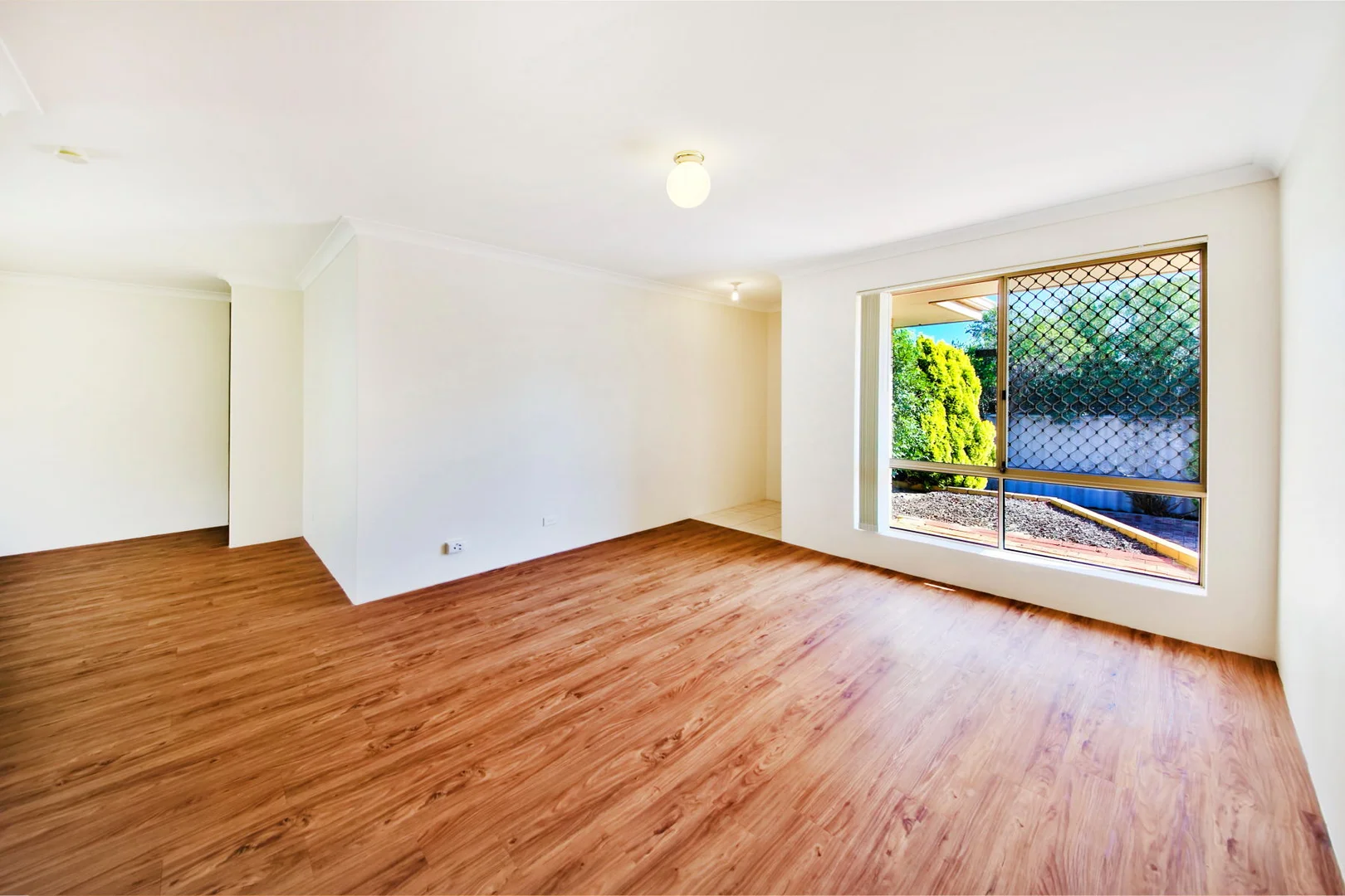 Additional image 4 of 2/76 Dover Road, Scarborough WA 6019