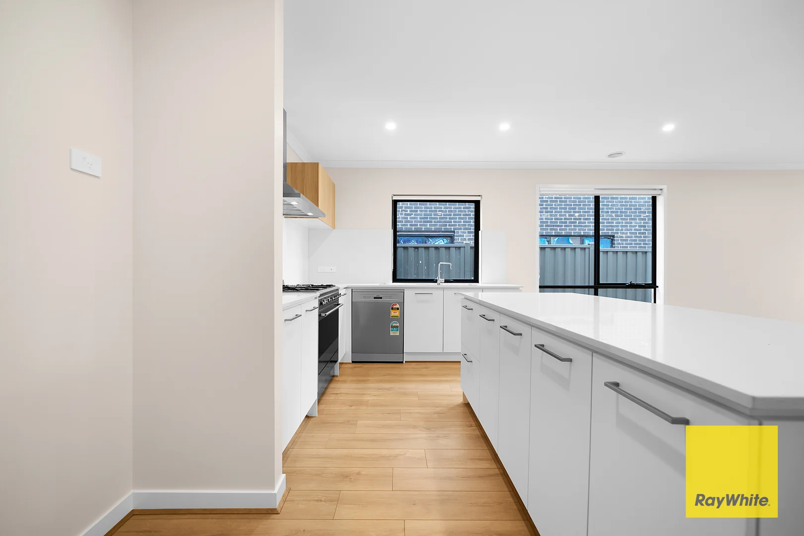 Additional image 4 of 21 Opulent Boulevard, Tarneit VIC 3029