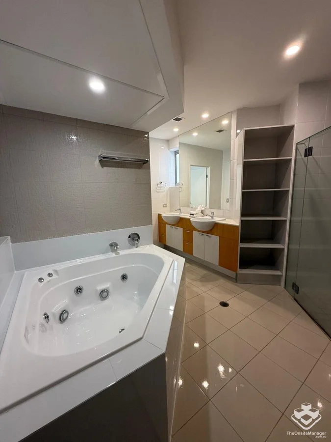 Additional image 11 of ID:21169735/21-31 Cypress Avenue, Surfers Paradise QLD 4217