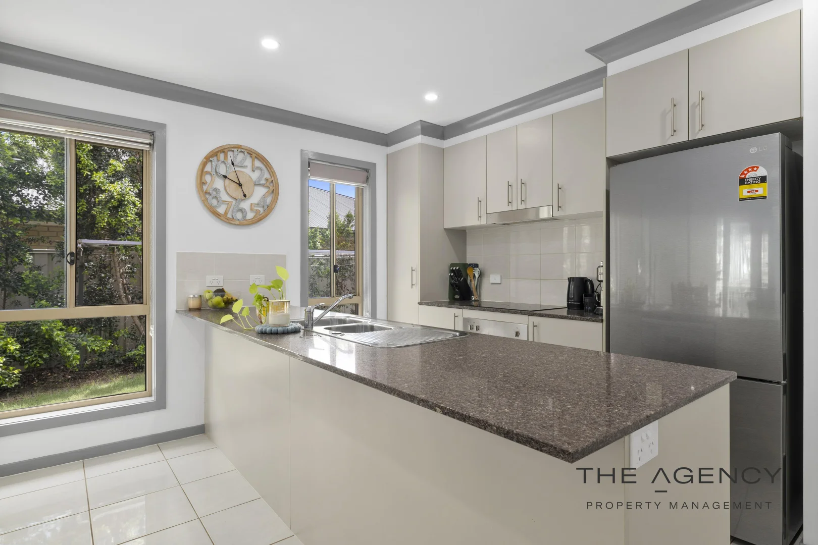18 Amber Street, Emerald QLD 4720 photo 2