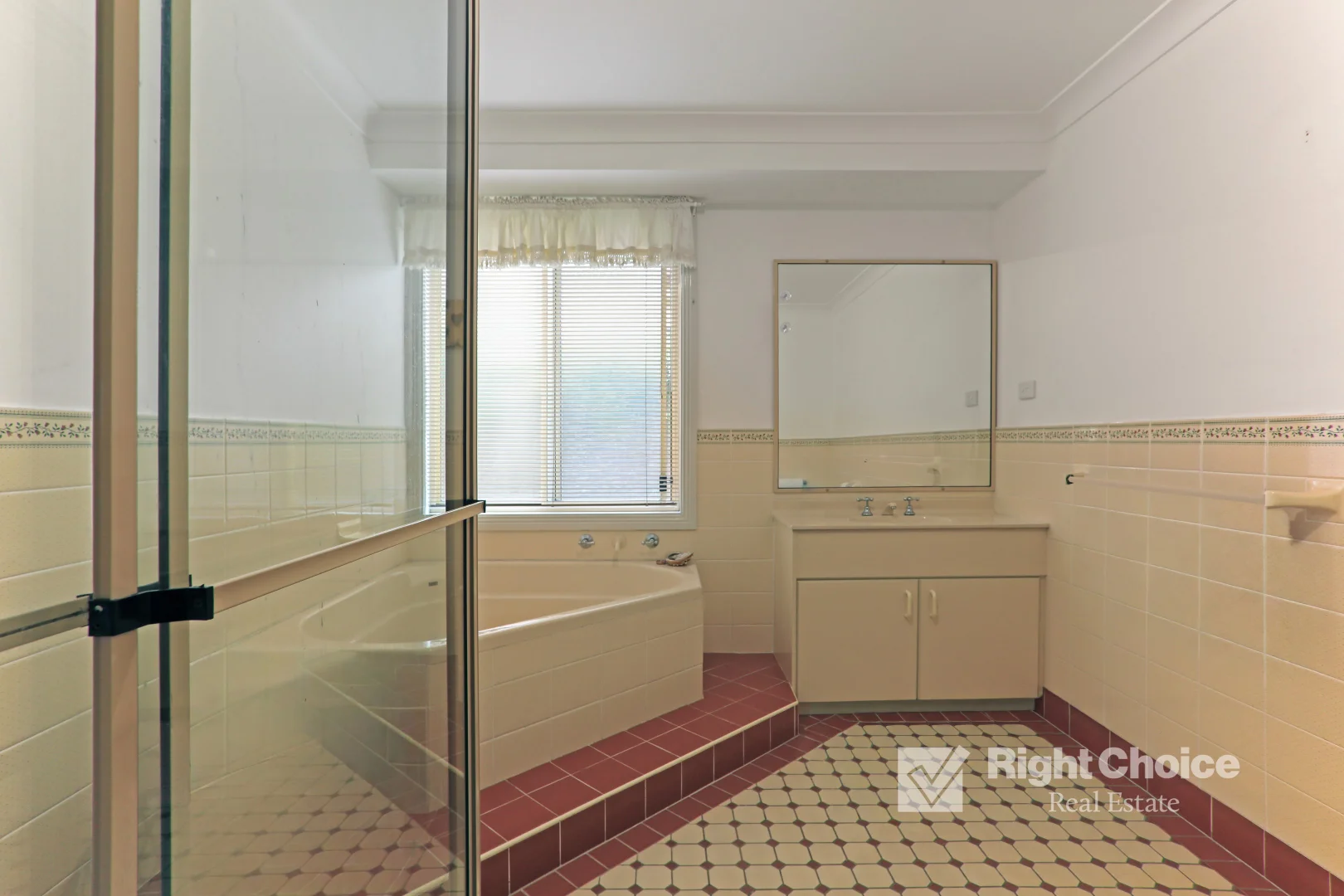 Additional image 7 of 32 Shearwater Boulevard, Albion Park Rail NSW 2527
