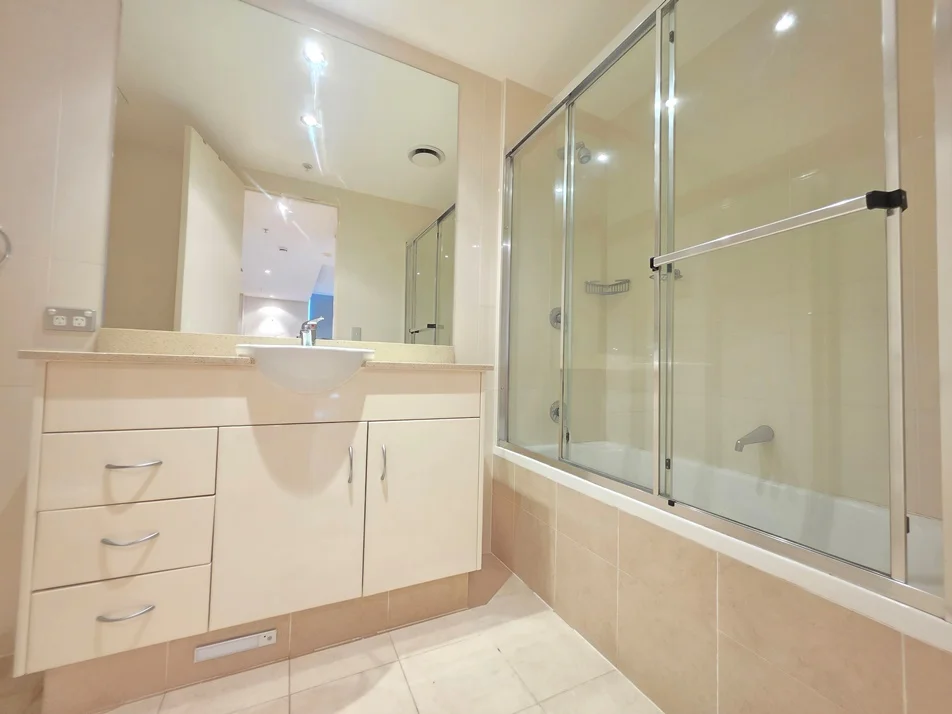 Additional image 9 of 703/1 Como Crescent, Southport QLD 4215