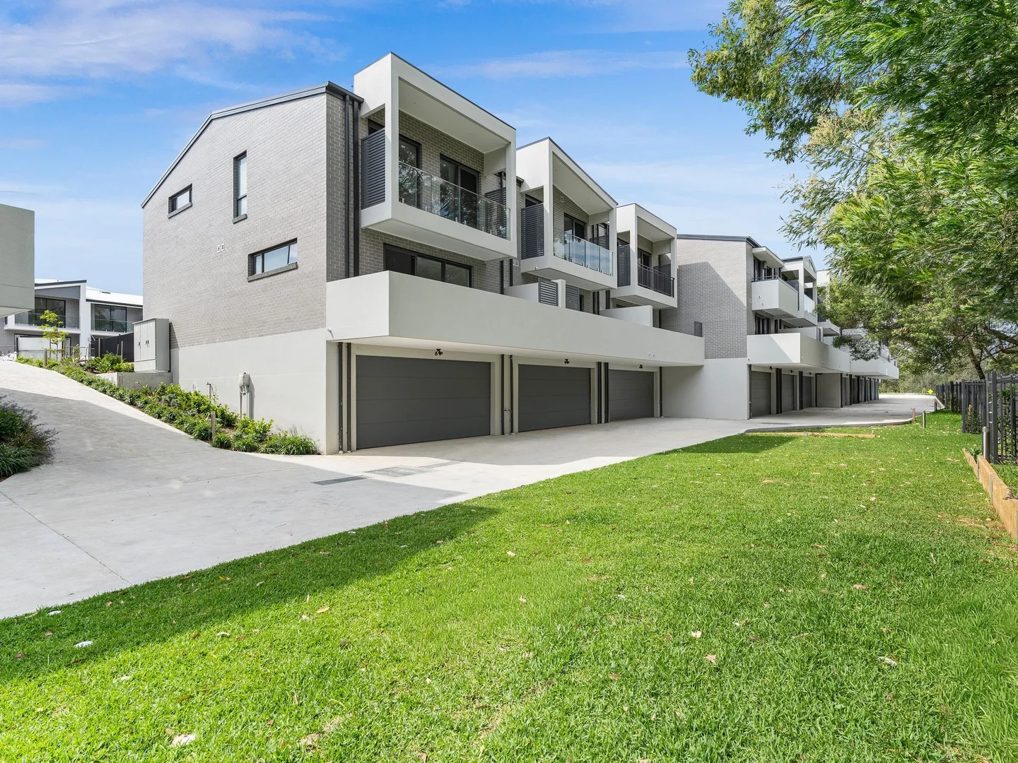 4/2 Dolphin Point Road, Burrill Lake NSW 2539