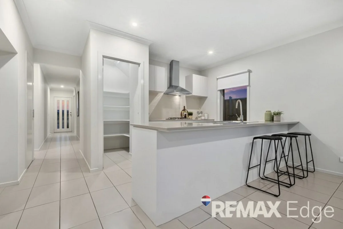 17 Semblance Drive, Tarneit VIC 3029 photo 5