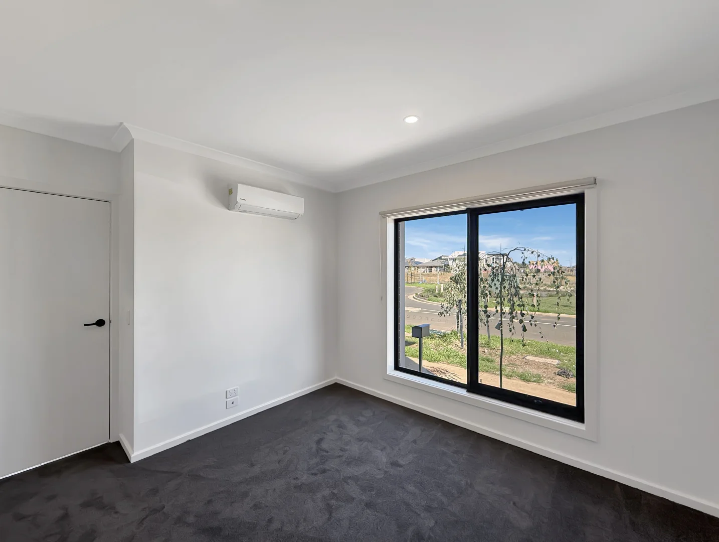 Additional image 2 of 41 Camelon Avenue, Thornhill Park VIC 3335