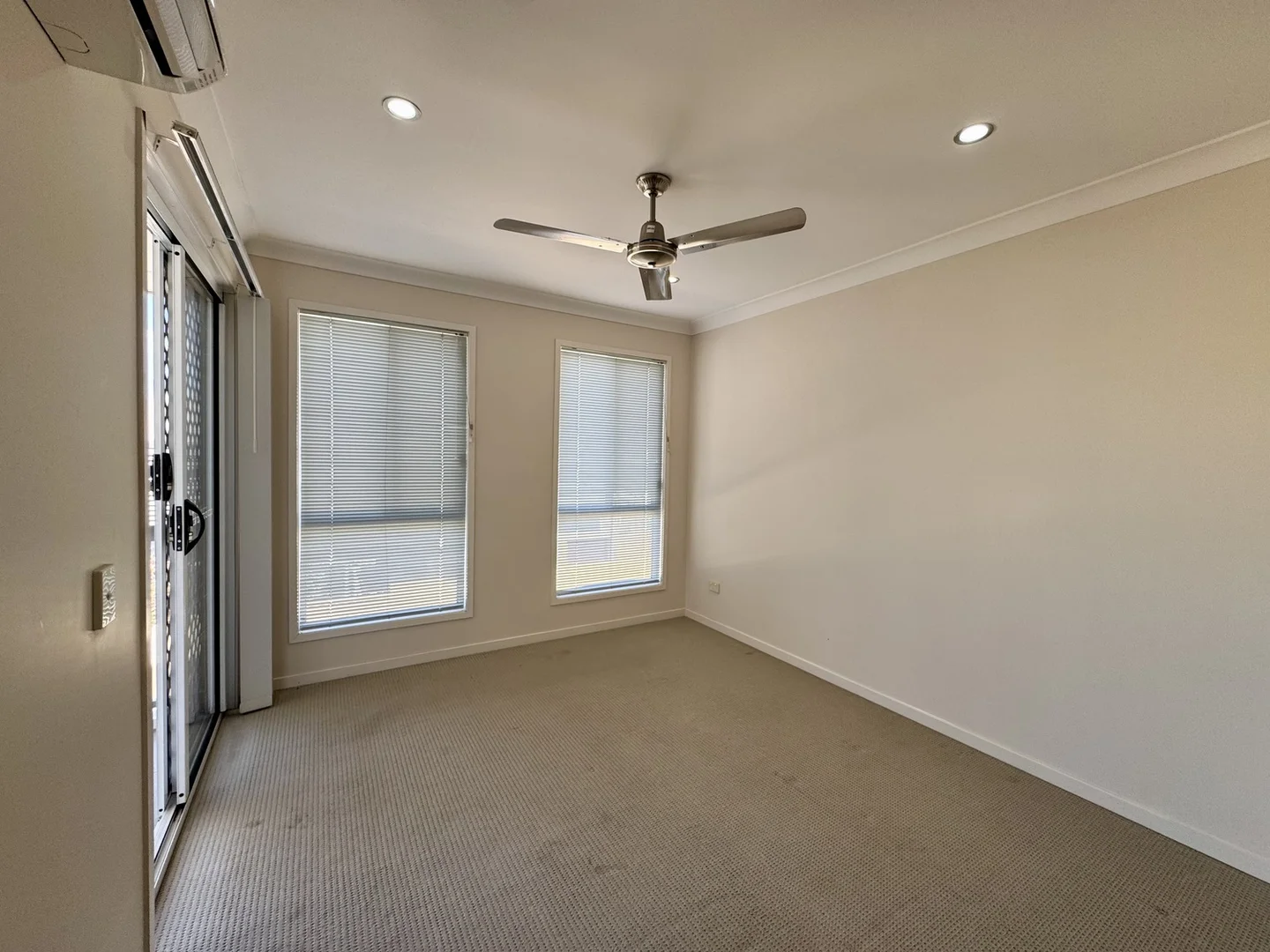 Additional image 8 of 2/19 OXLEY Drive, Moranbah QLD 4744