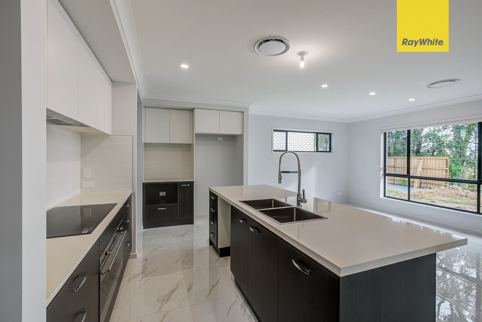 Additional image 2 of 14 Prahan Crescent, Parkinson QLD 4115