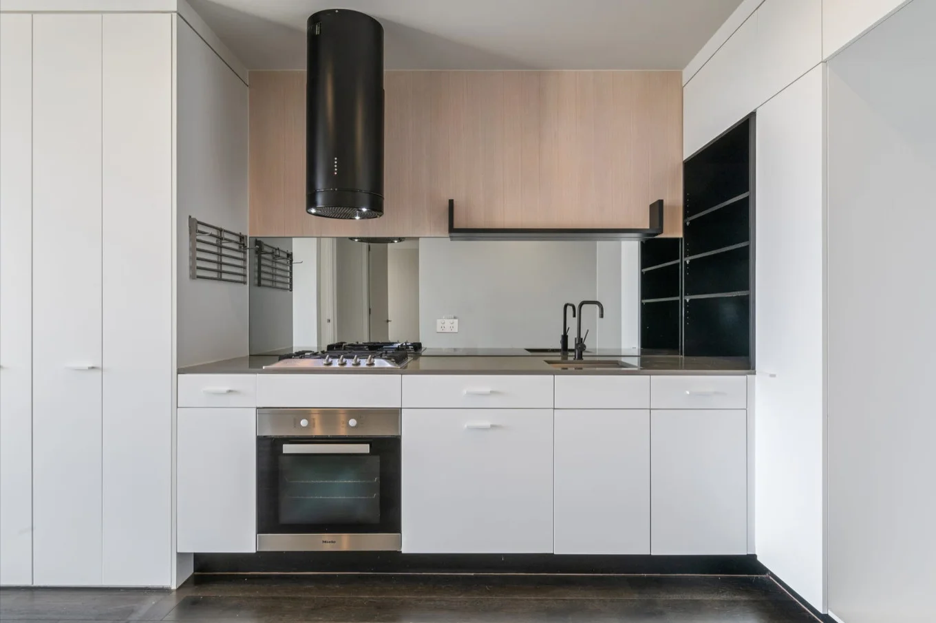 Additional image 2 of 710/2-6 St Kilda Road, St Kilda VIC 3182