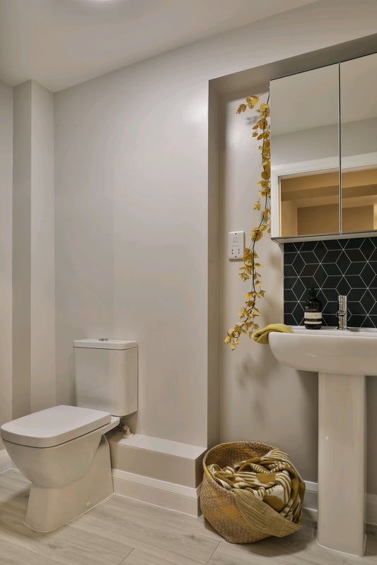 Additional image 5 of Room in a Shared House, Croft Avenue, OX5, N1 7GU