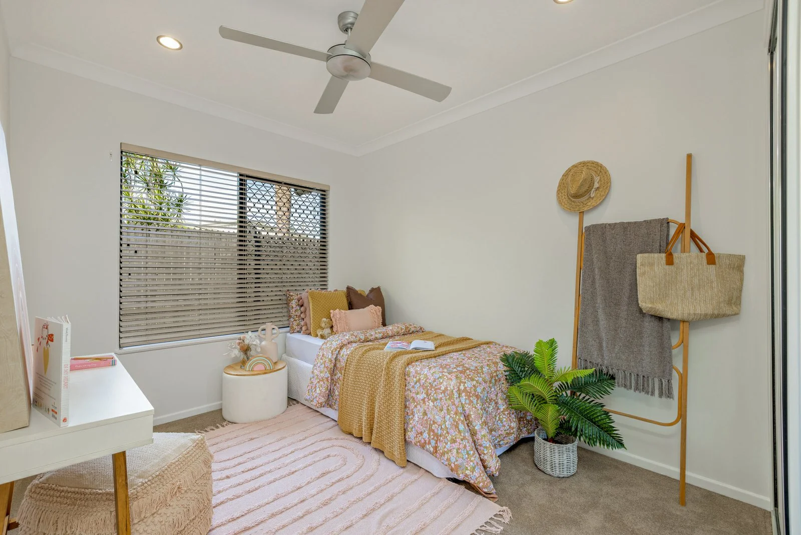 Additional image 9 of 218 Greenslopes Street, Whitfield QLD 4870