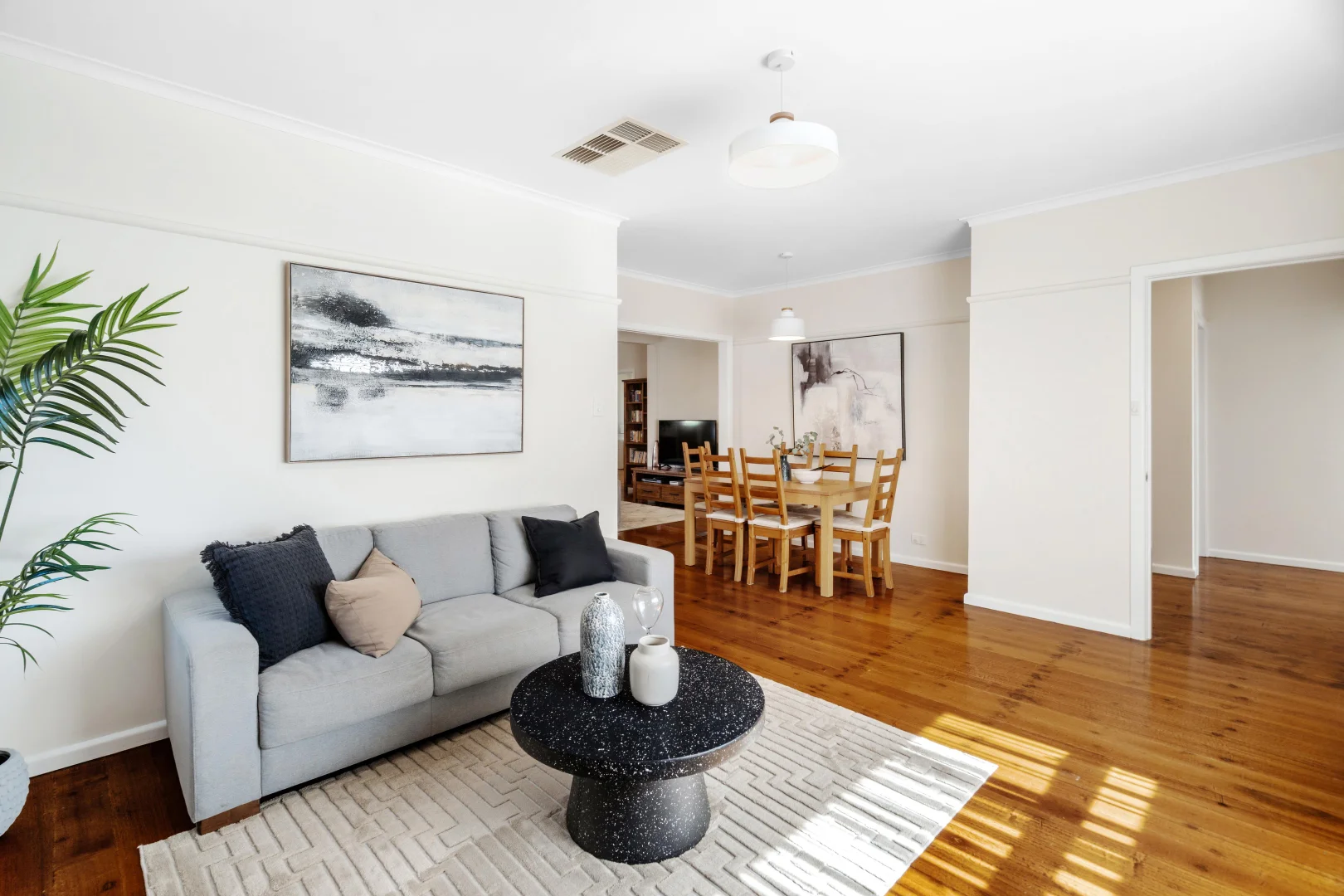Additional image 2 of 21 Hampshire Road, Forest Hill VIC 3131