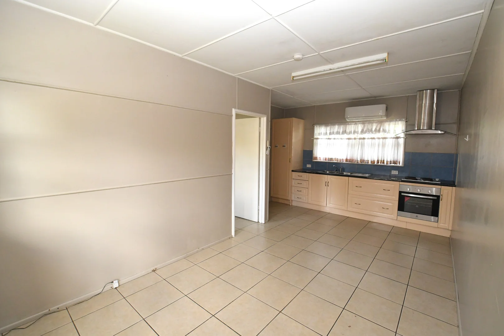 2/22 Daniel Street, Lowood QLD 4311 photo 2