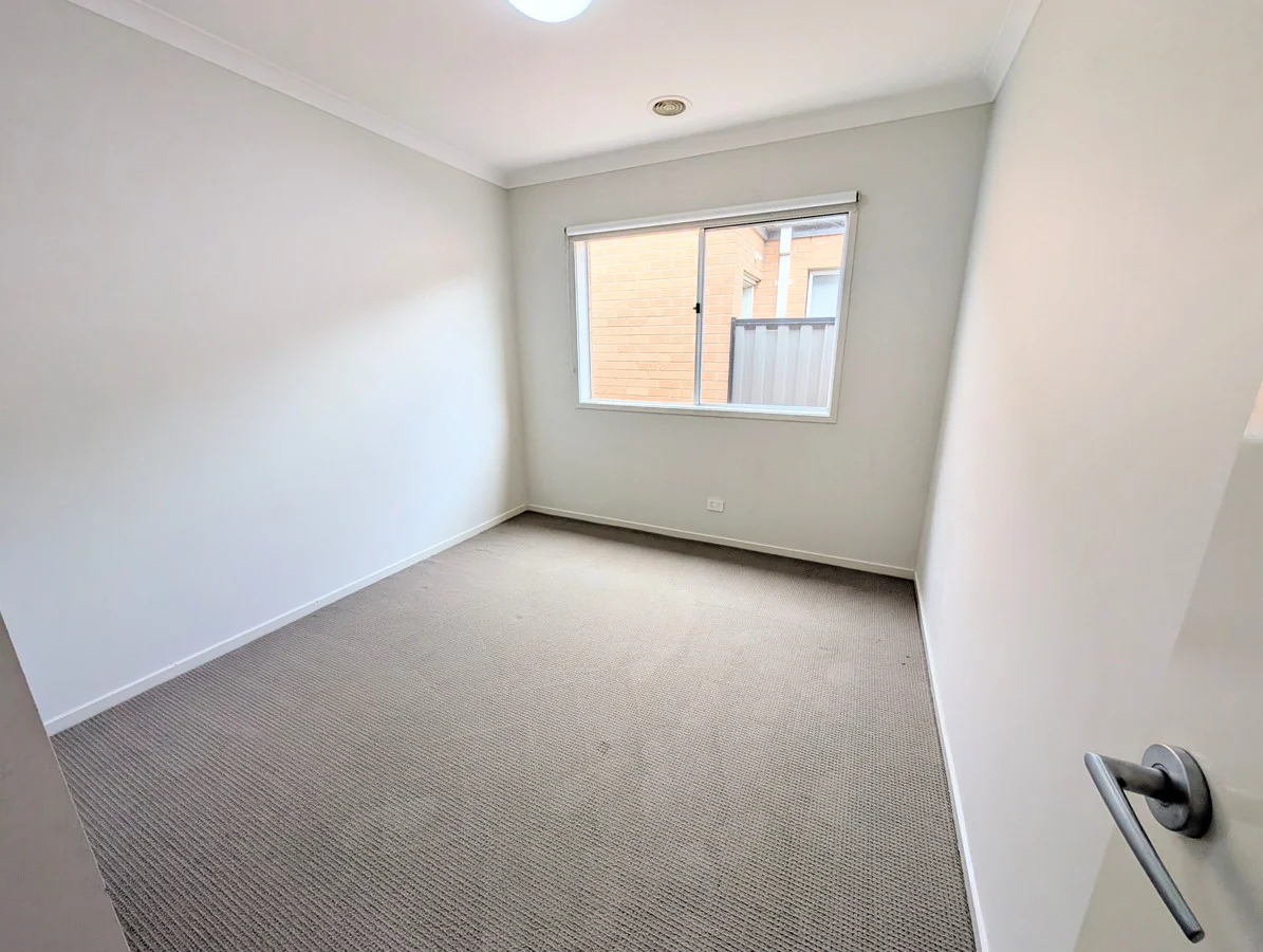 Additional image 7 of 33 Peninsula Crescent, Craigieburn VIC 3064