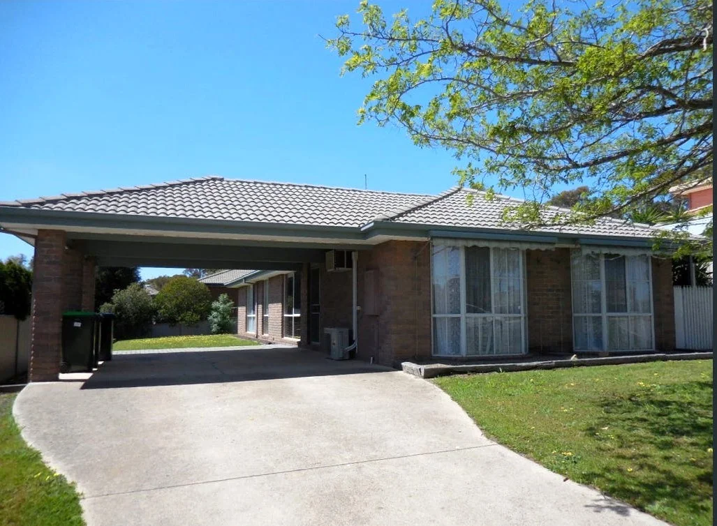 11 Sherwood Drive, Flora Hill VIC 3550