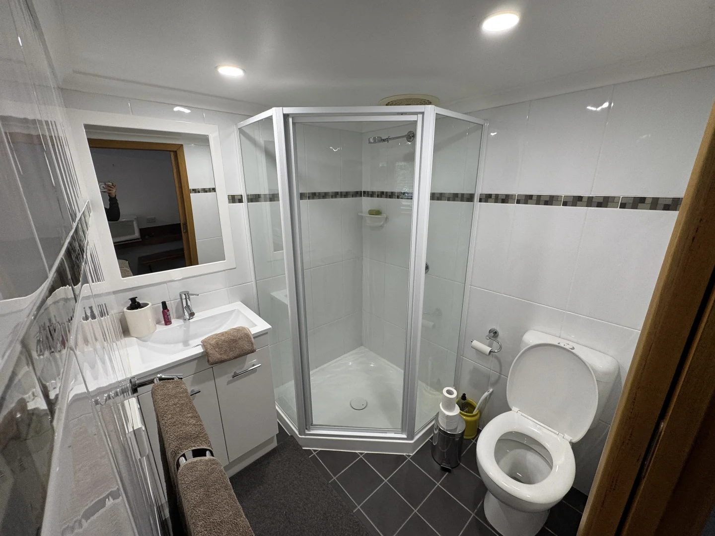 Additional image 4 of 100 Gordons Hill Road, Lindisfarne TAS 7015