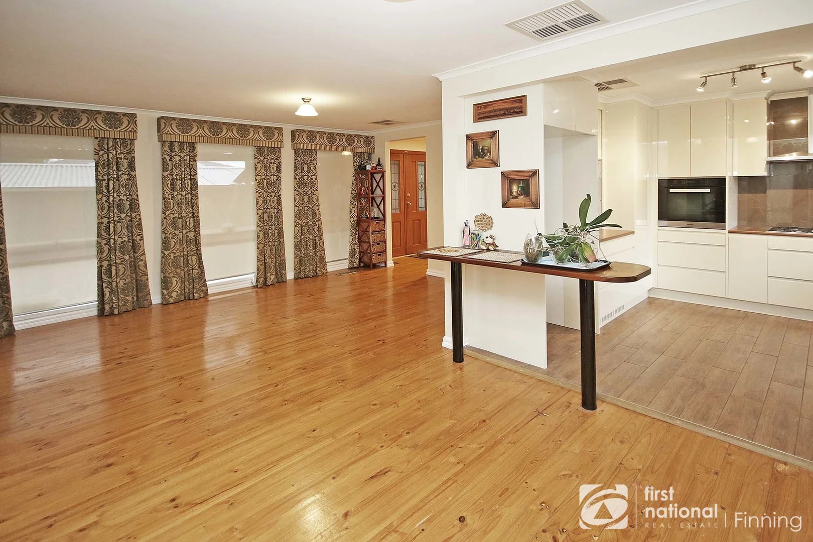 13 Millswyn, Avenue, Hampton Park VIC 3976 photo 3