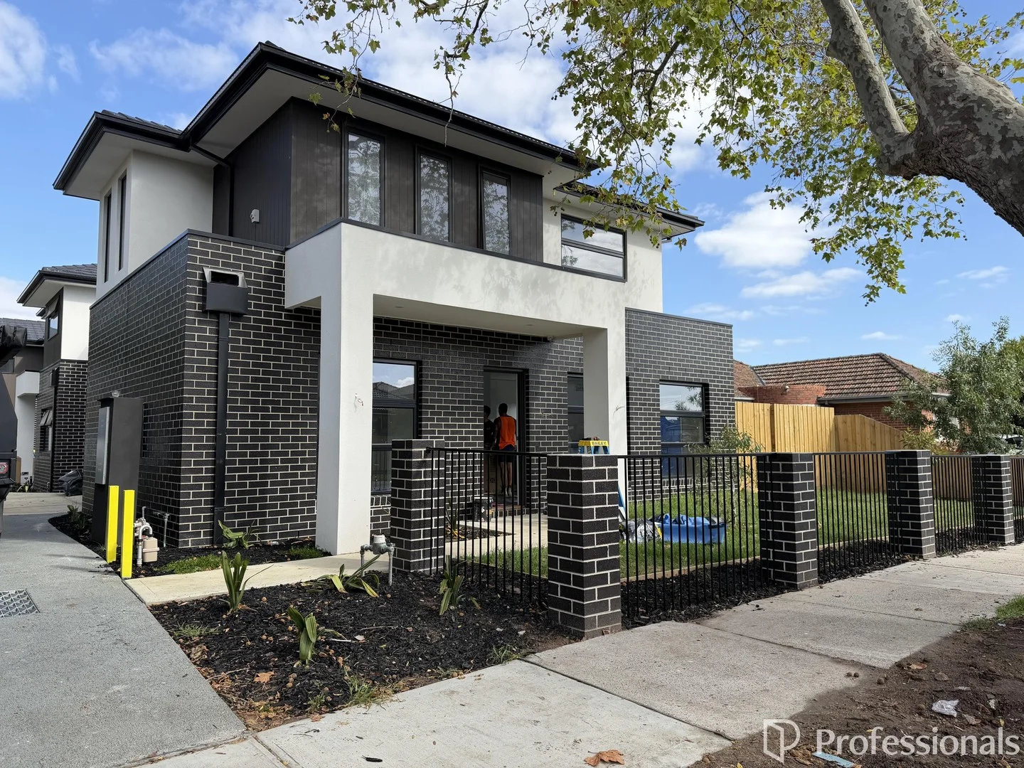 2/2 Edmond Street, Springvale VIC 3171