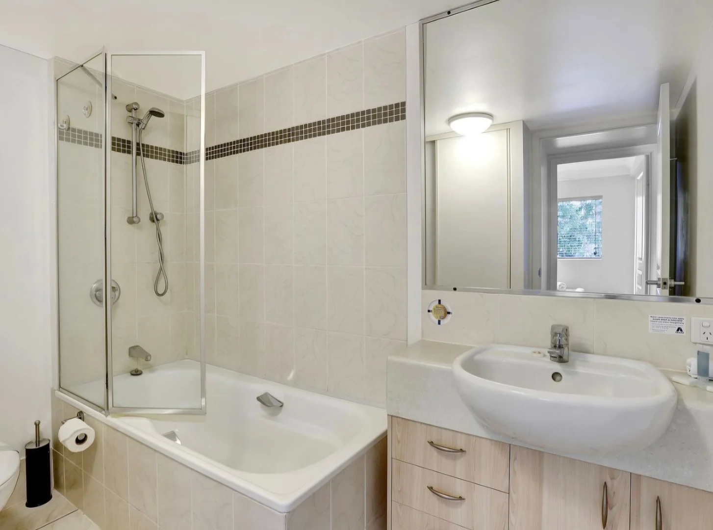 Additional image 8 of 13/4 Park Ave, Burleigh Heads QLD 4220