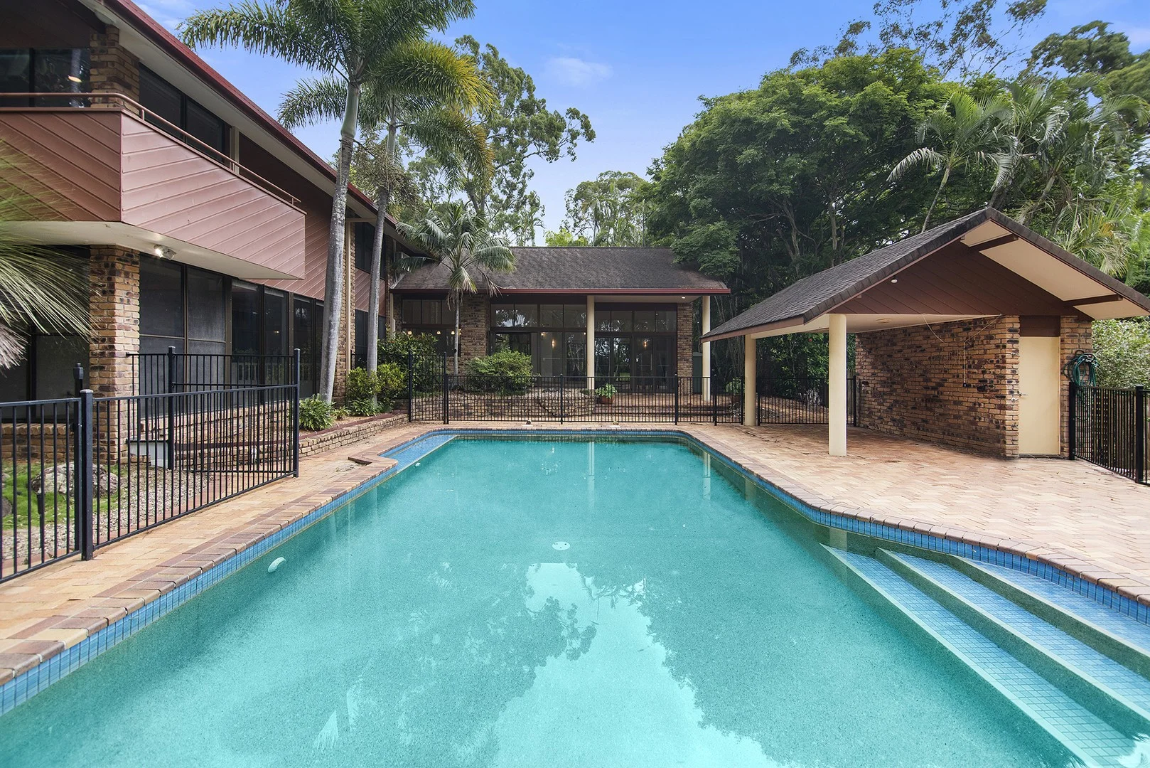 8 Pipers Point, Robina QLD 4226