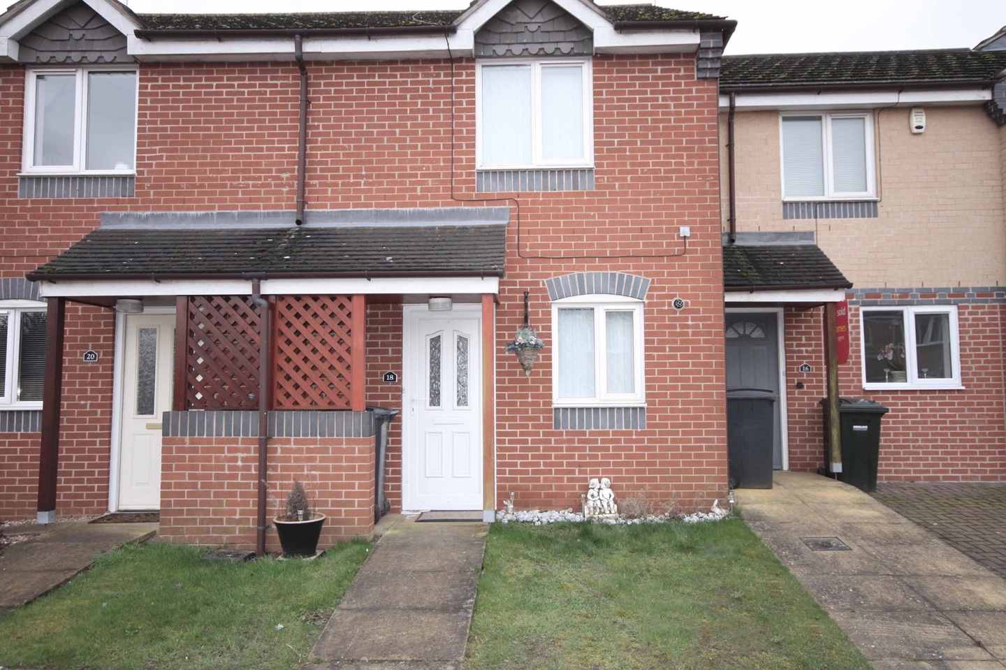 2 Bed Terraced House, Huckerbys Field, NG4, N1 7GU