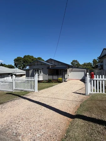 11 Logan Street, Gatton QLD 4343