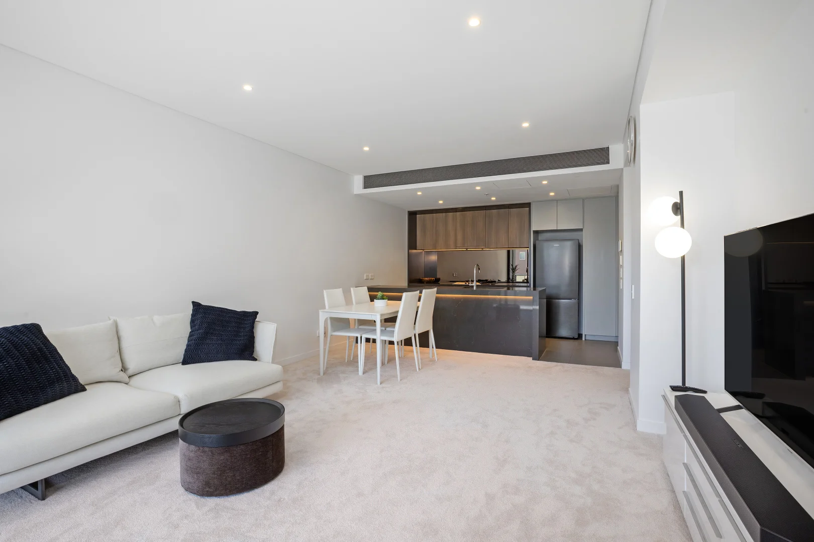 608/472 Pacific Highway, St Leonards NSW 2065 photo 3