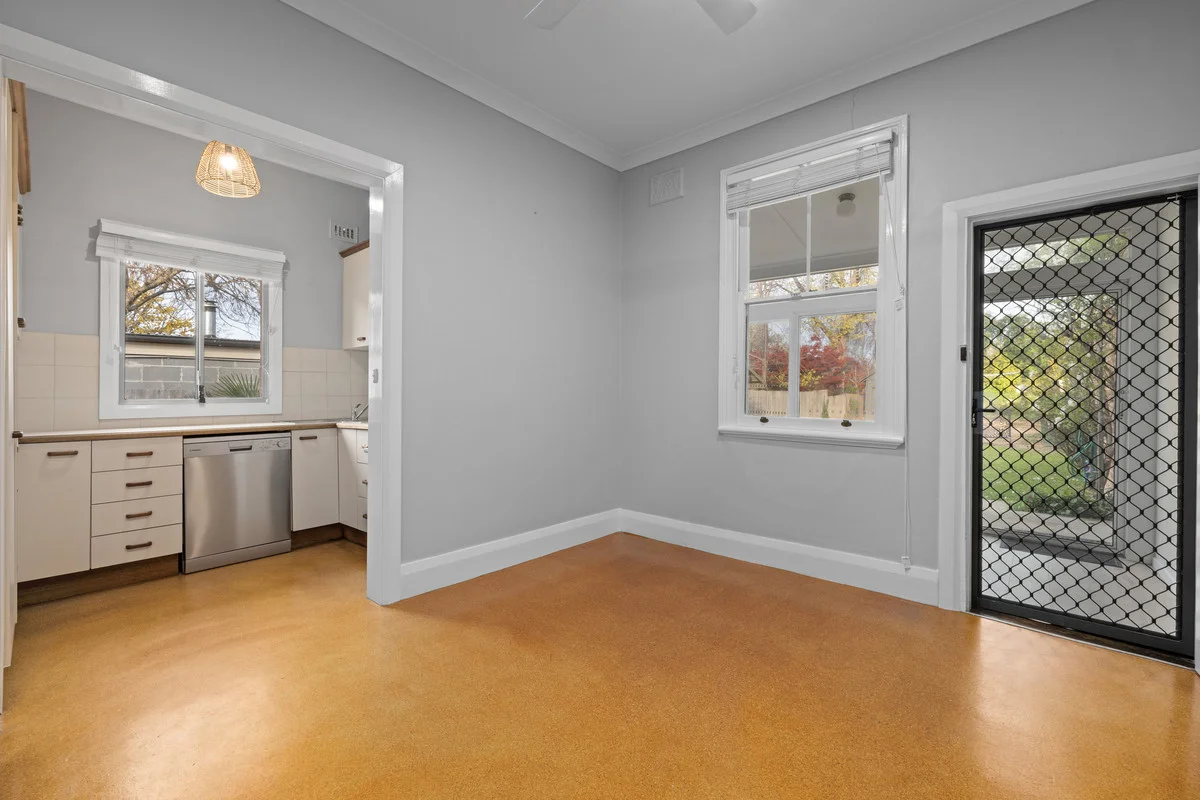 152 Peel Street, Bathurst NSW 2795 photo 4