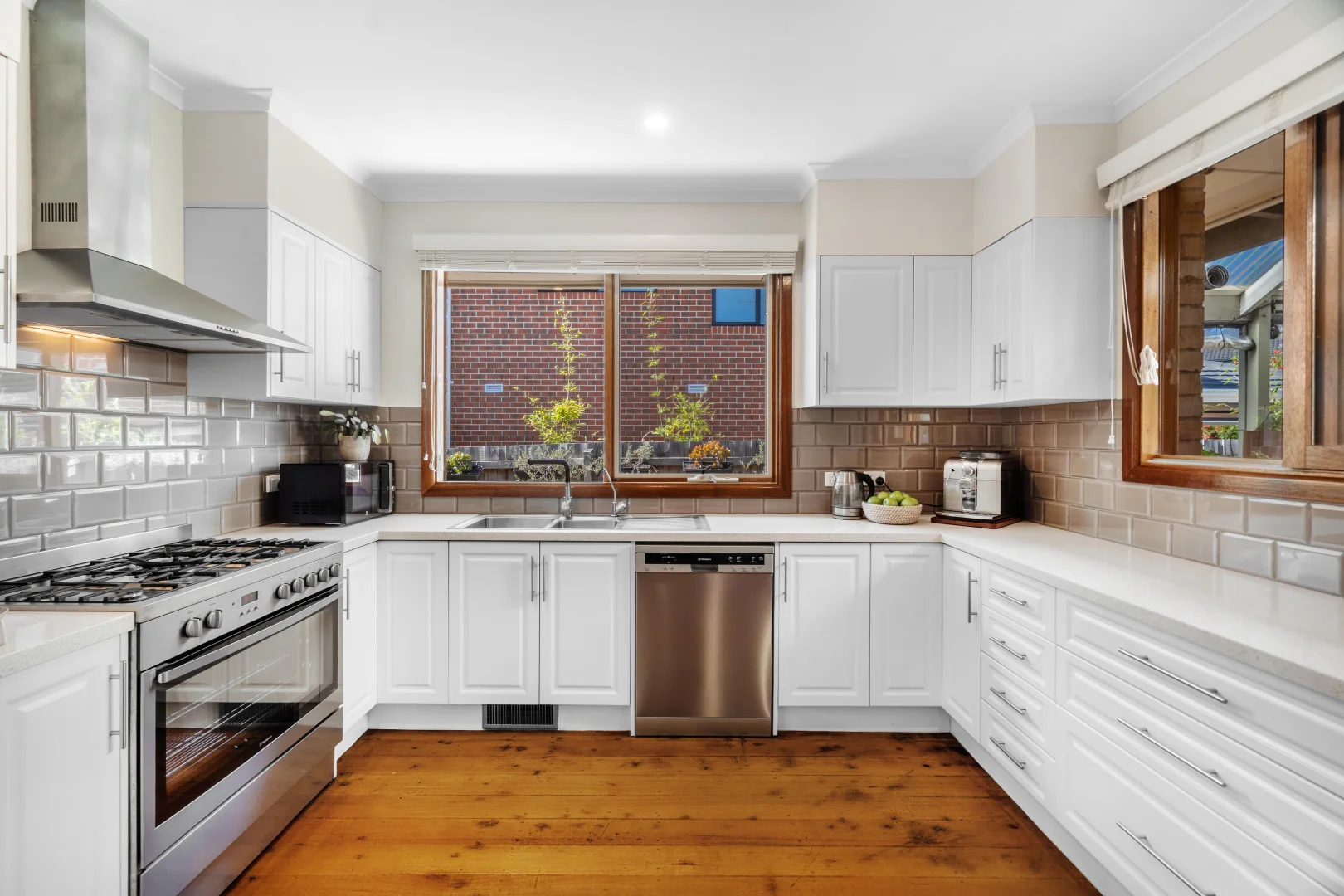 Additional image 4 of 21 Hampshire Road, Forest Hill VIC 3131