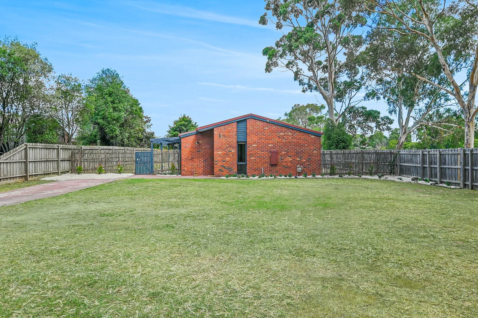 Additional image 2 of 12 Carluke Close, Berwick VIC 3806