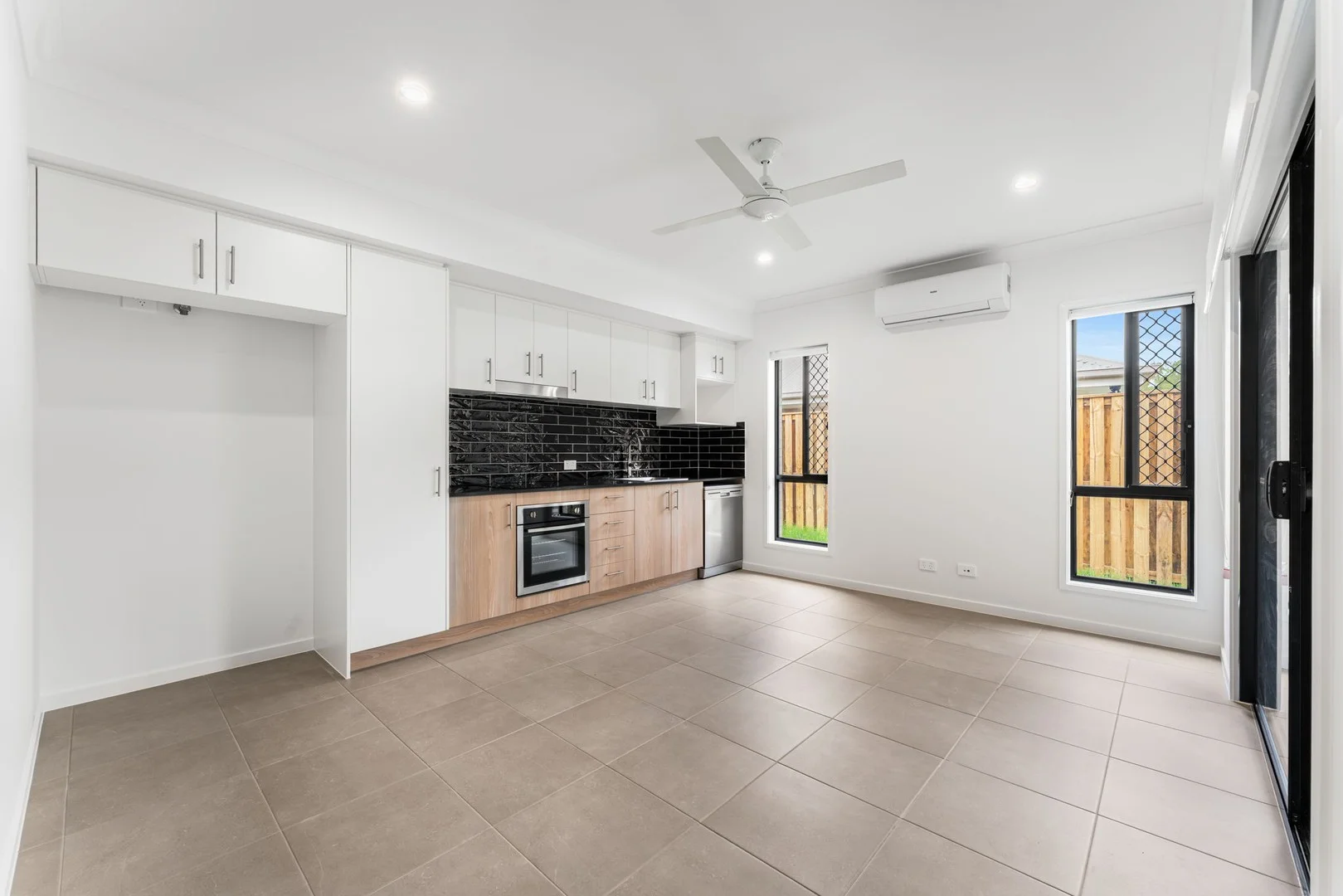 1/1 Woodside Road, Jimboomba QLD 4280