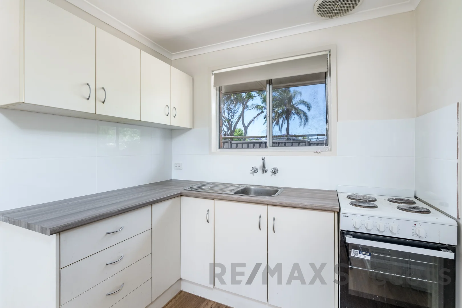 Additional image 4 of 2/8 Marigold Street, Centenary Heights QLD 4350