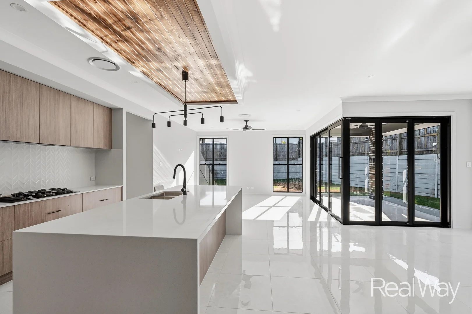 31 Himalayan Crescent, Spring Mountain QLD 4300 photo 5