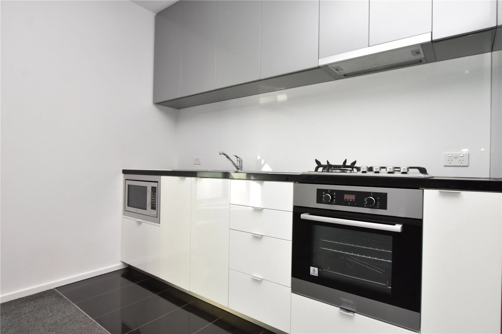 Additional image 8 of 906/151 City Road, Southbank VIC 3006