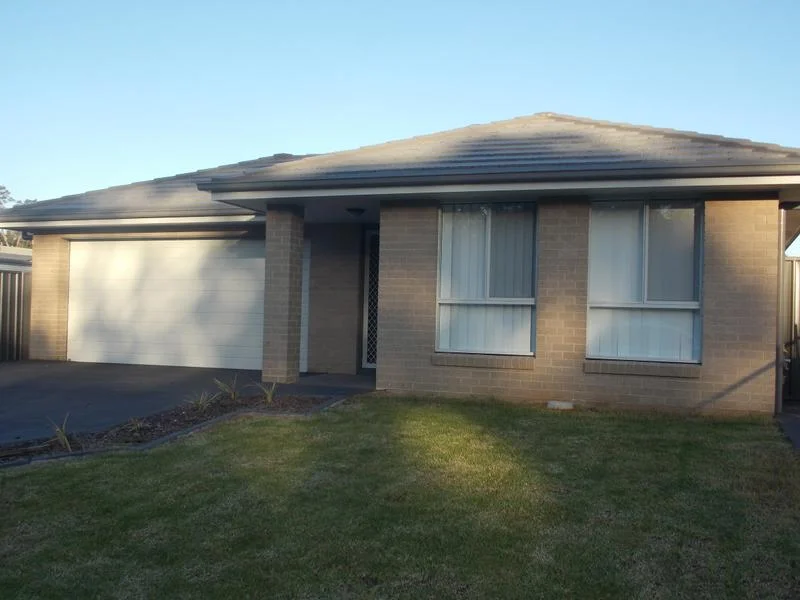 12A Oakleigh Way, Morisset NSW 2264