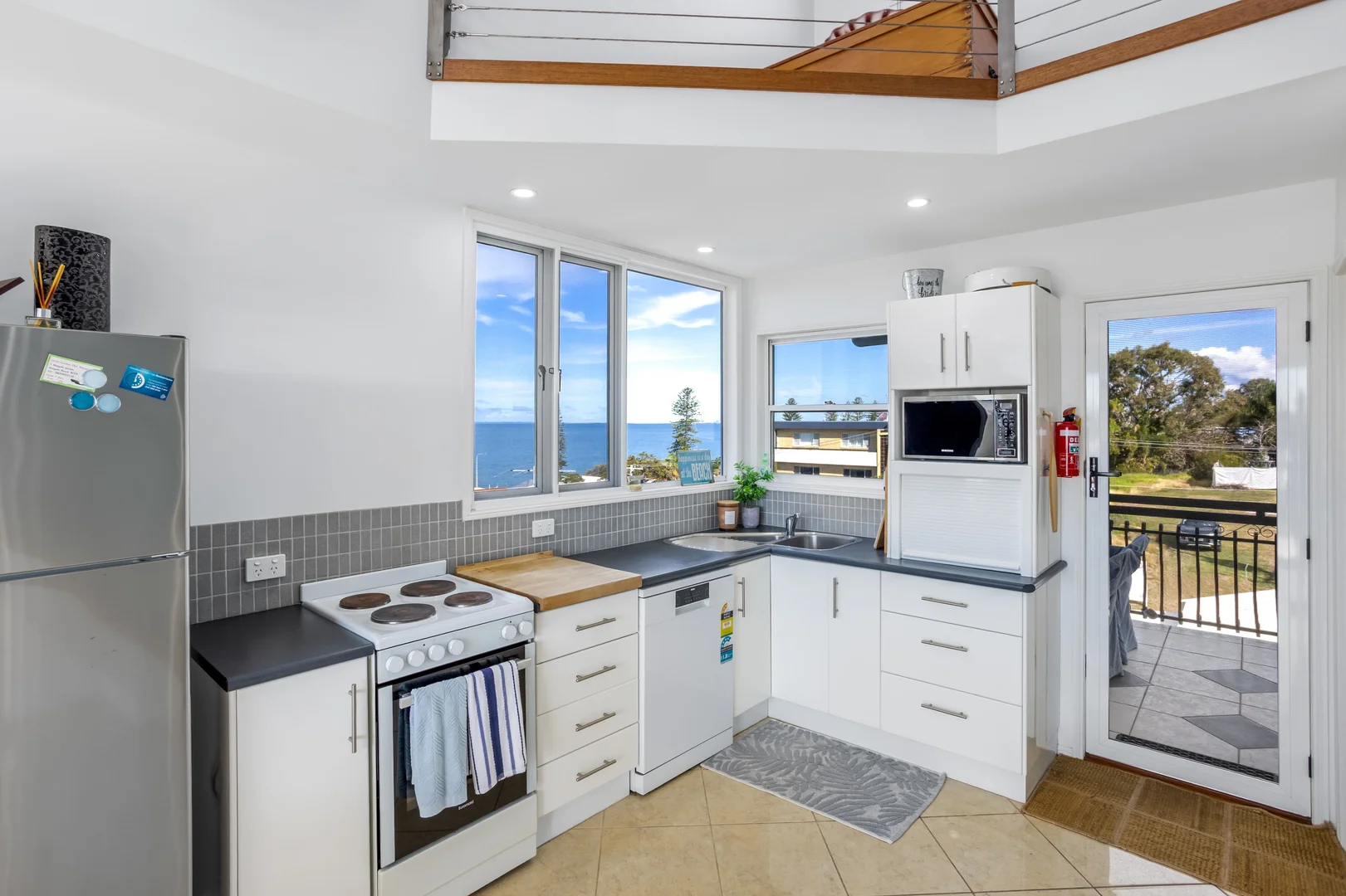 1/10 Eveline Street, Margate QLD 4019 photo 5