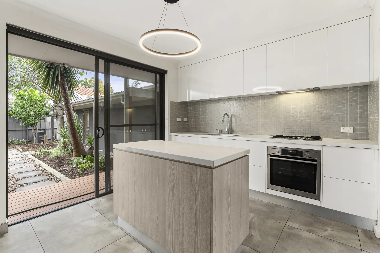 Additional image 2 of 333 Howe Parade, Port Melbourne VIC 3207