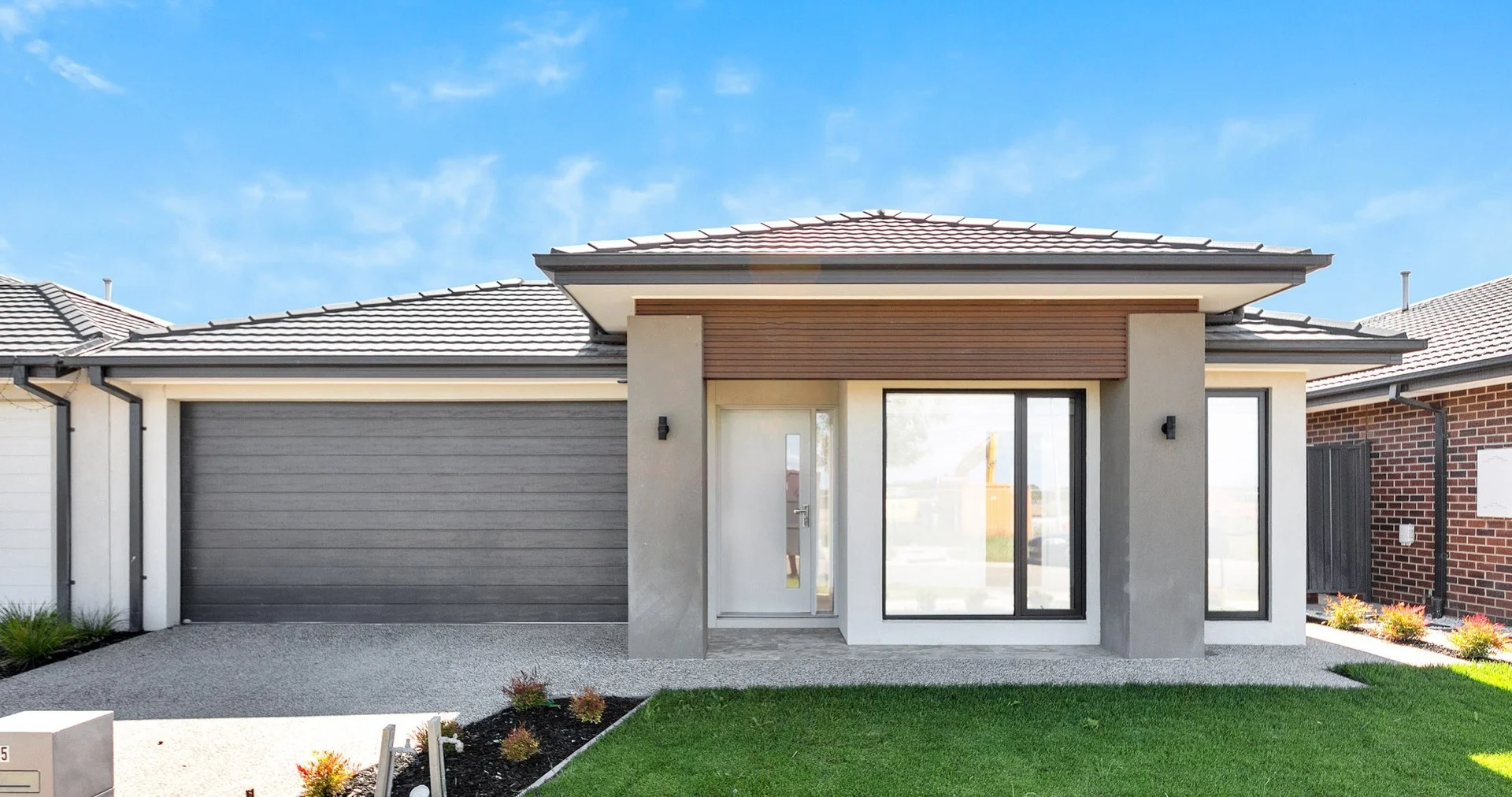 65 Shearjoy Loop, Clyde North VIC 3978
