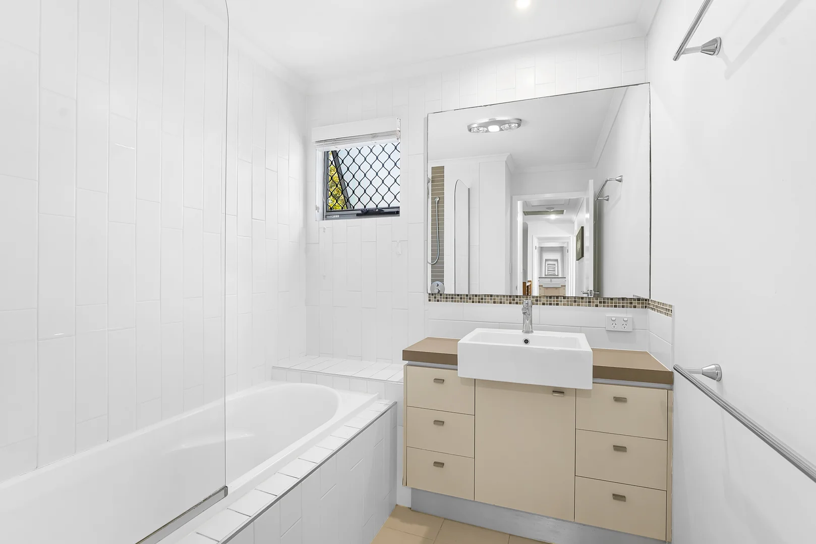 Additional image 7 of 4/84 Cambridge Street, Carina Heights QLD 4152