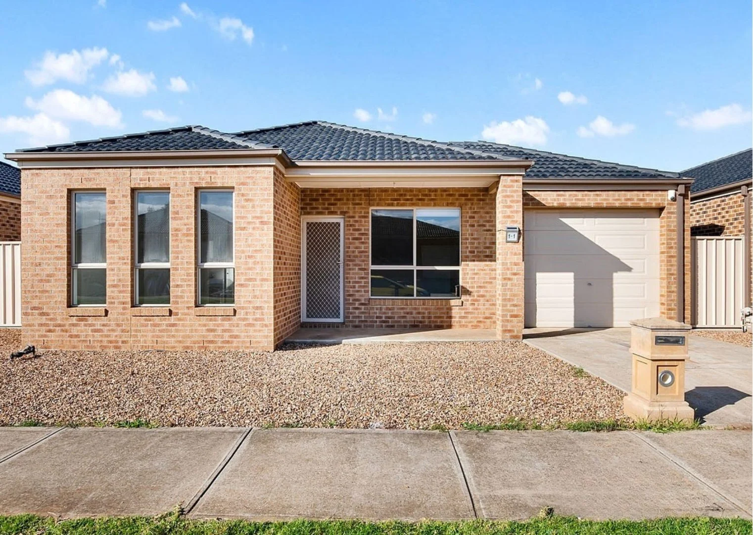 1/1 Poitrel Place, Kurunjang VIC 3337