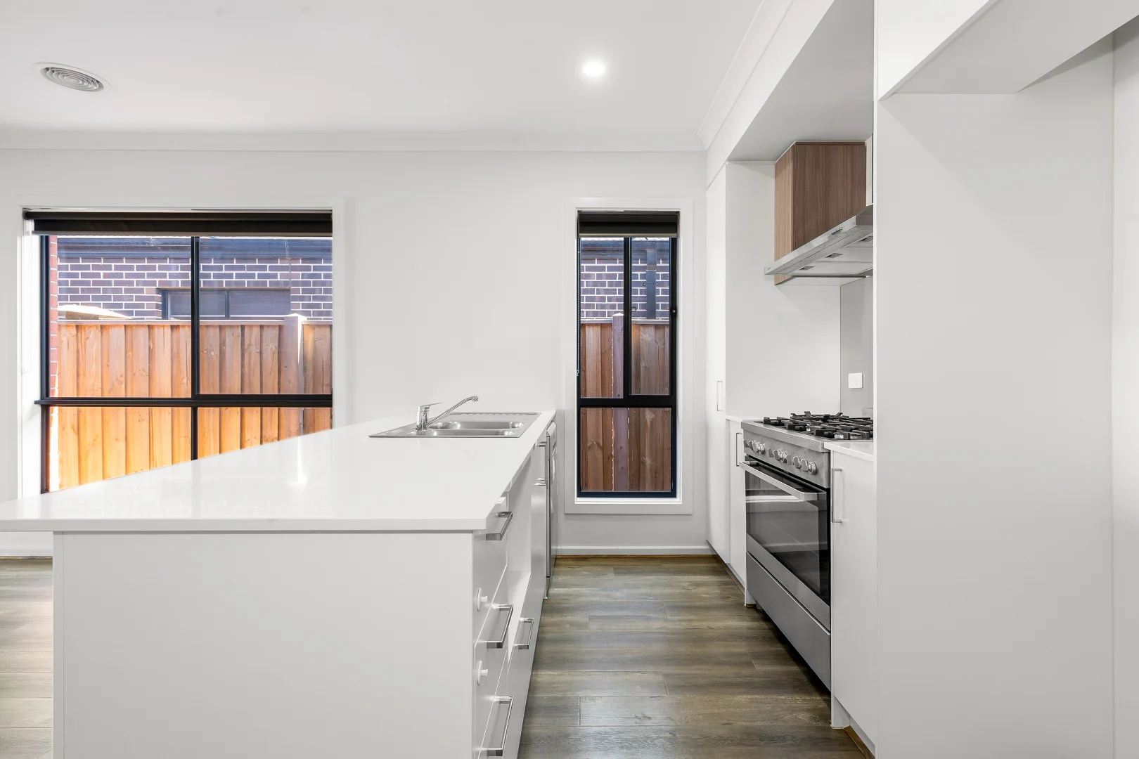 28 Bushranger Circuit, Beveridge VIC 3753 photo 5